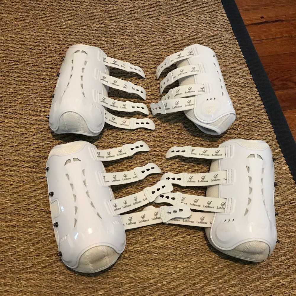LeMieux Ultramesh Snug Boots set Medium